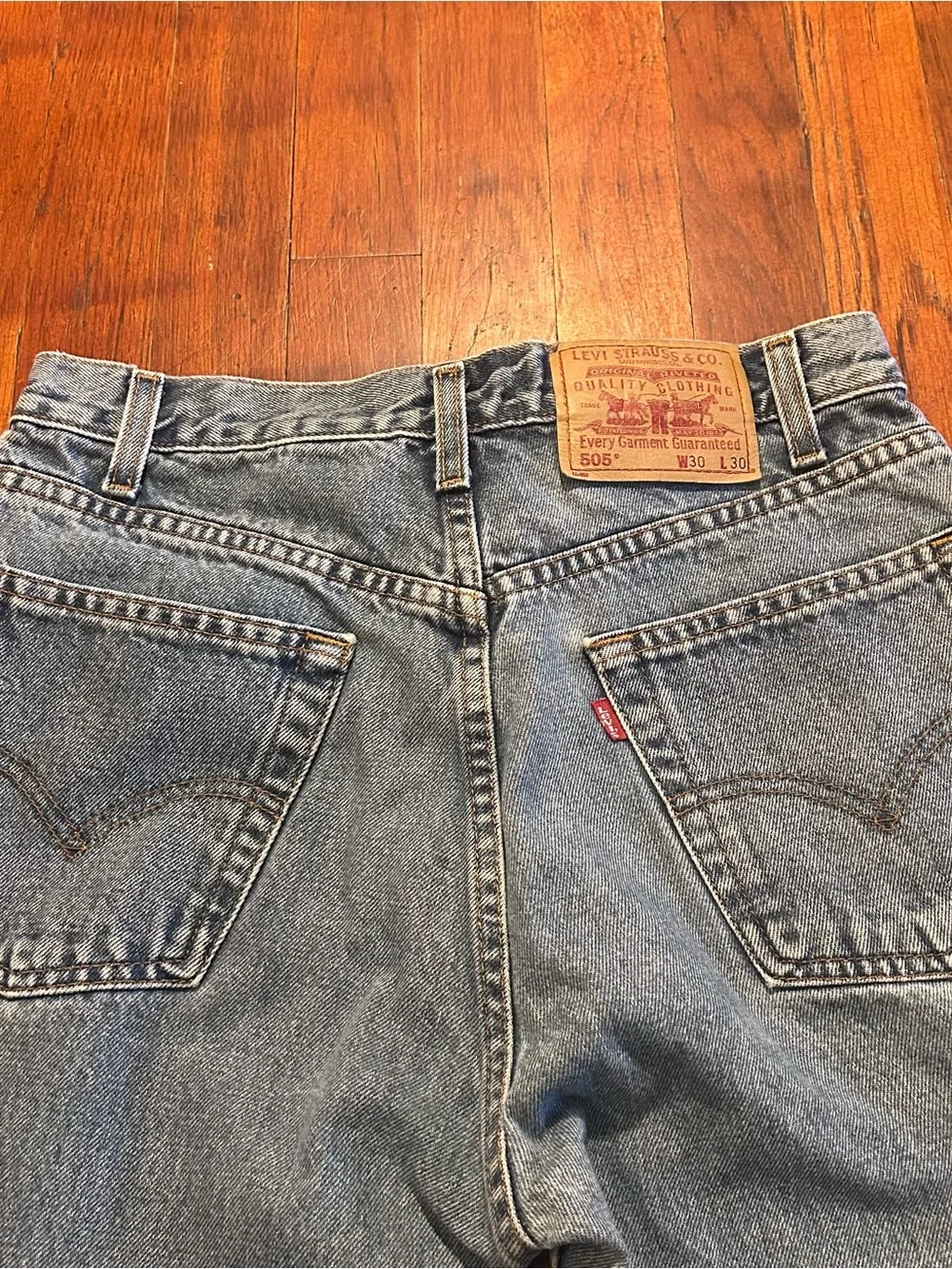 Vintage Levi’s 505 Regular Fit Straight Leg Red Tab Faded Blue Denim Jeans 30x30